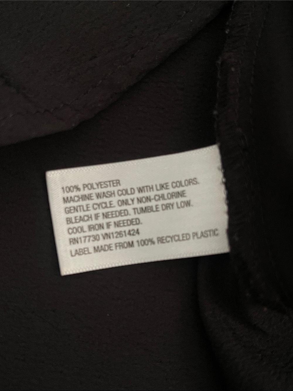 Black Sleeveless Keyhole Flowy Dress - Picture 2 of 4
